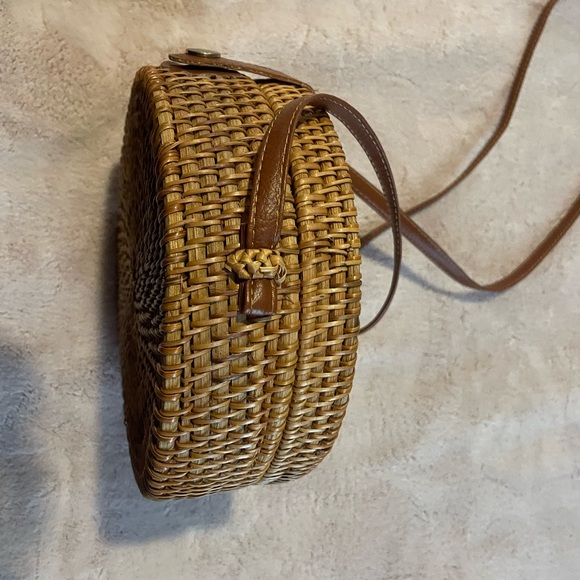 Rattan crossbody round bag - Picture 4 of 7